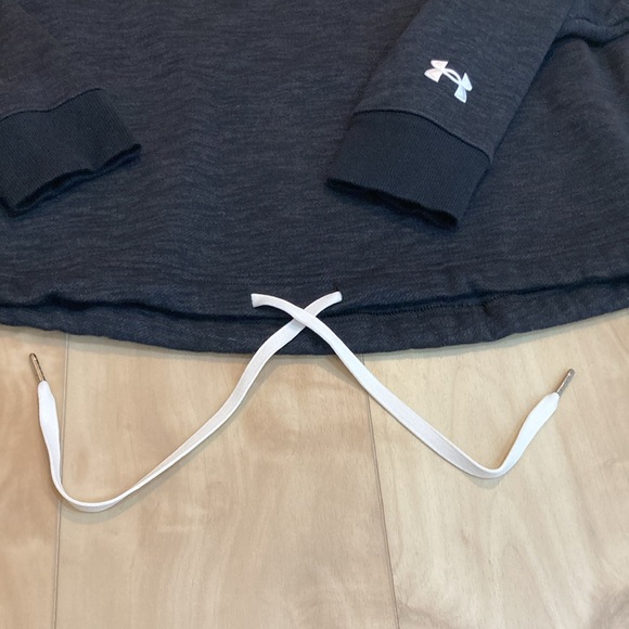 UA Essentials Script Crew Sweater - Picture 5 of 16